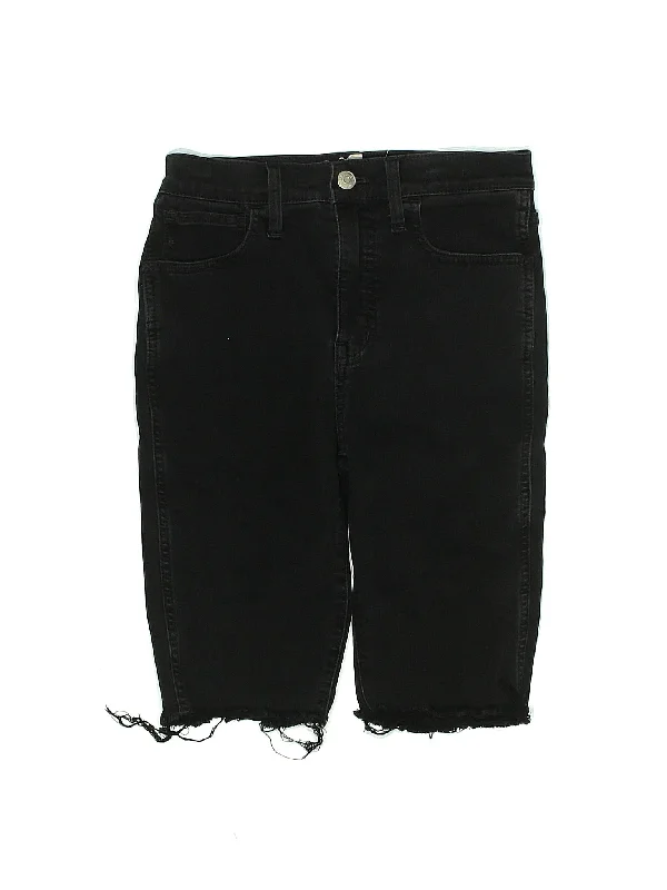 Low-Rise Denim Shorts in Dark Wash