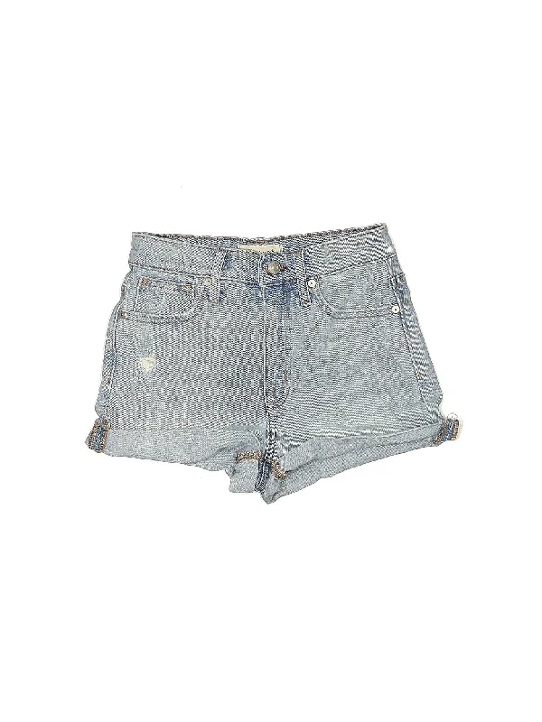 Low-Rise Denim Shorts in Light Wash