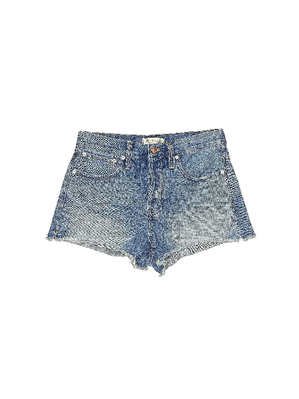 Low-Rise Denim Shorts in Light Wash