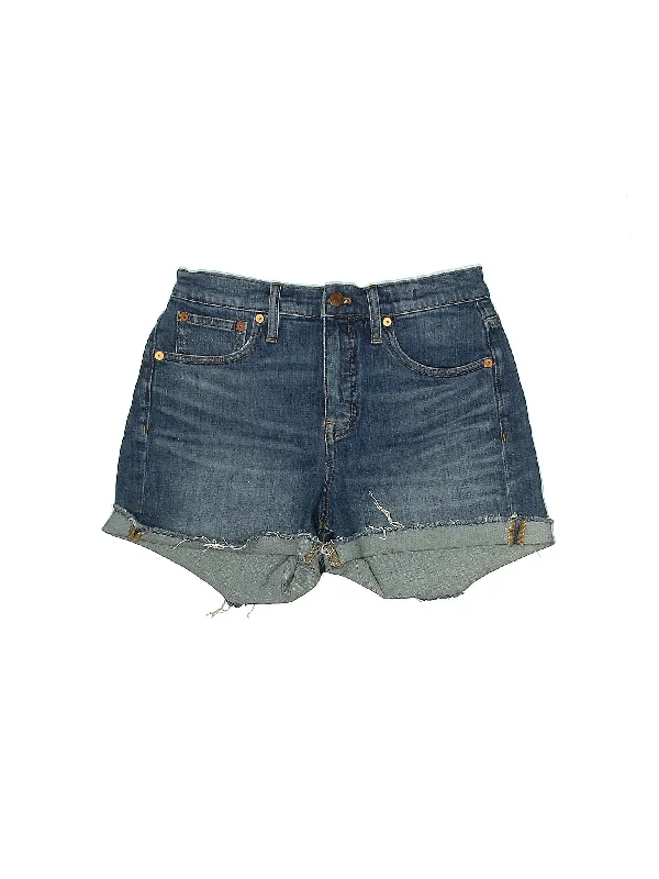 Low-Rise Denim Shorts in Light Wash