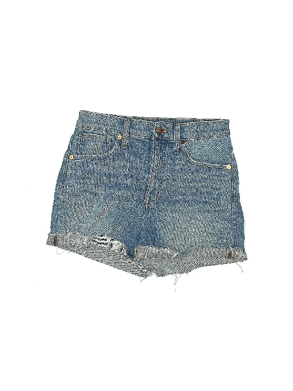 Low-Rise Denim Shorts in Light Wash