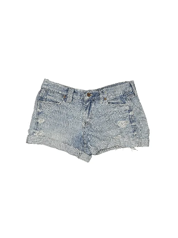 Low-Rise Denim Shorts in Light Wash