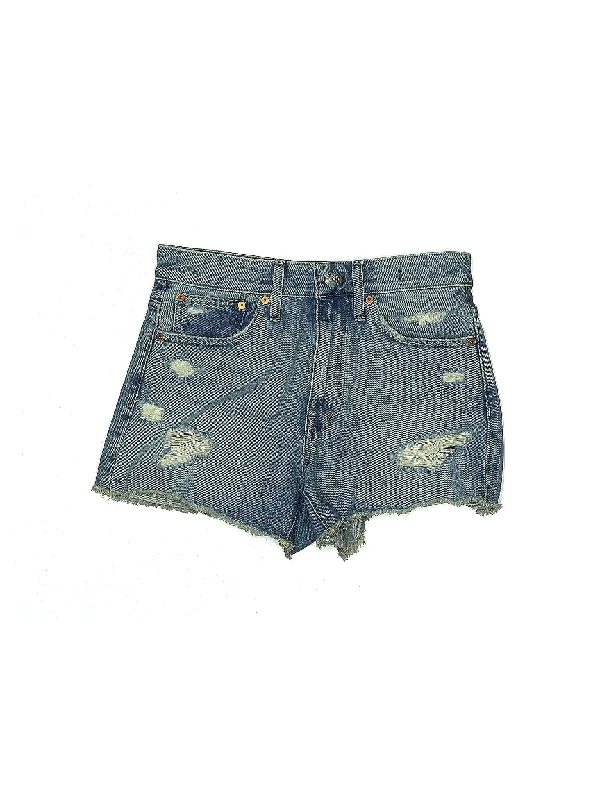 Low-Rise Denim Shorts in Light Wash