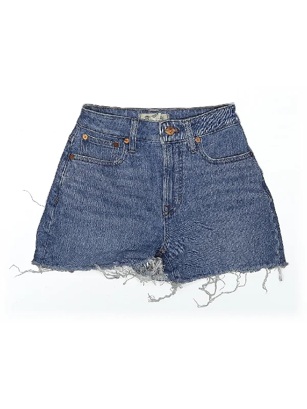 Low-Rise Denim Shorts in Light Wash