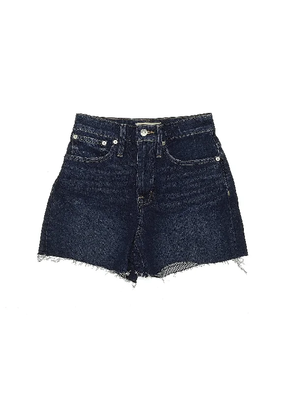 Low-Rise Denim Shorts in Medium Wash