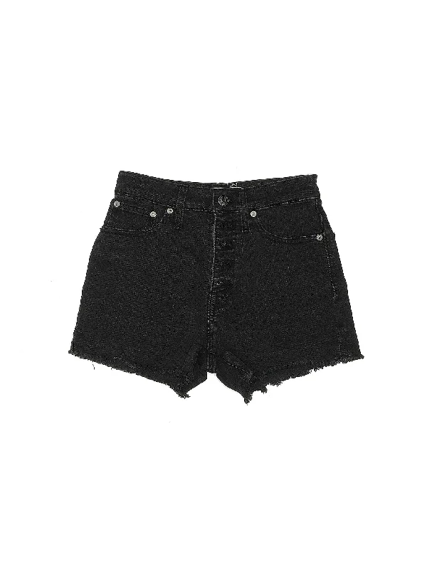 Low-Rise Denim Shorts in Medium Wash