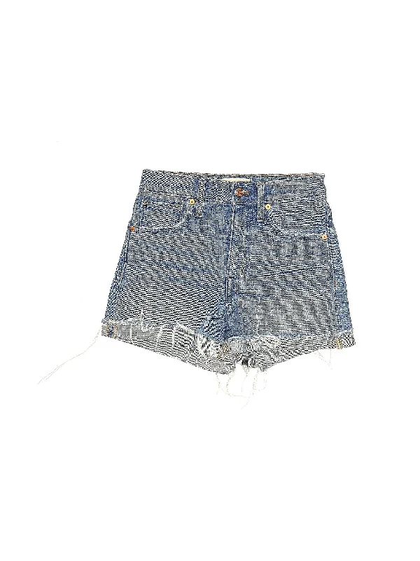 Low-Rise Denim Shorts in Medium Wash