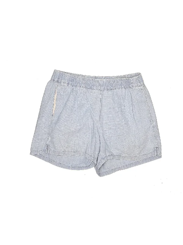 Mid-Rise Denim Shorts in Light Wash