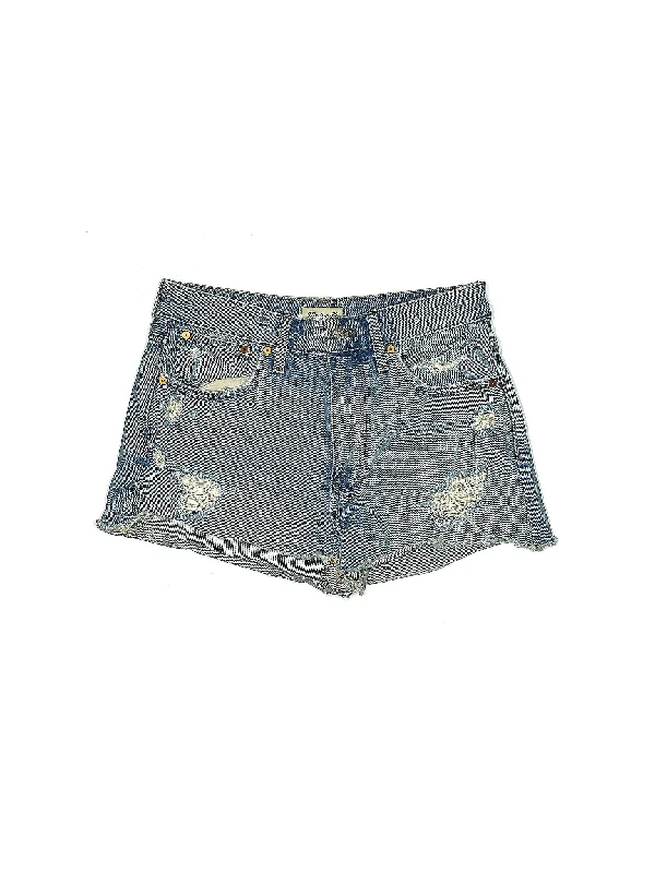 Mid-Rise Denim Shorts in Light Wash