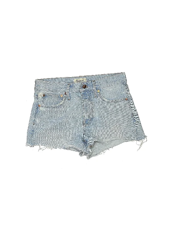 Mid-Rise Denim Shorts in Light Wash